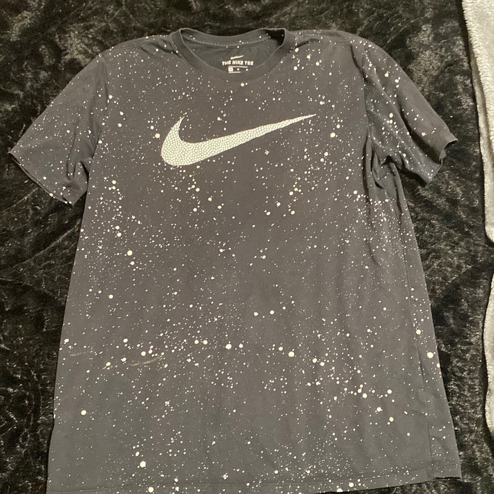 “THE NIKE TEE”